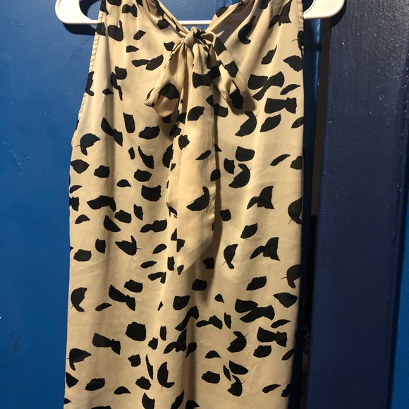 Tops - Sleeveless shirt